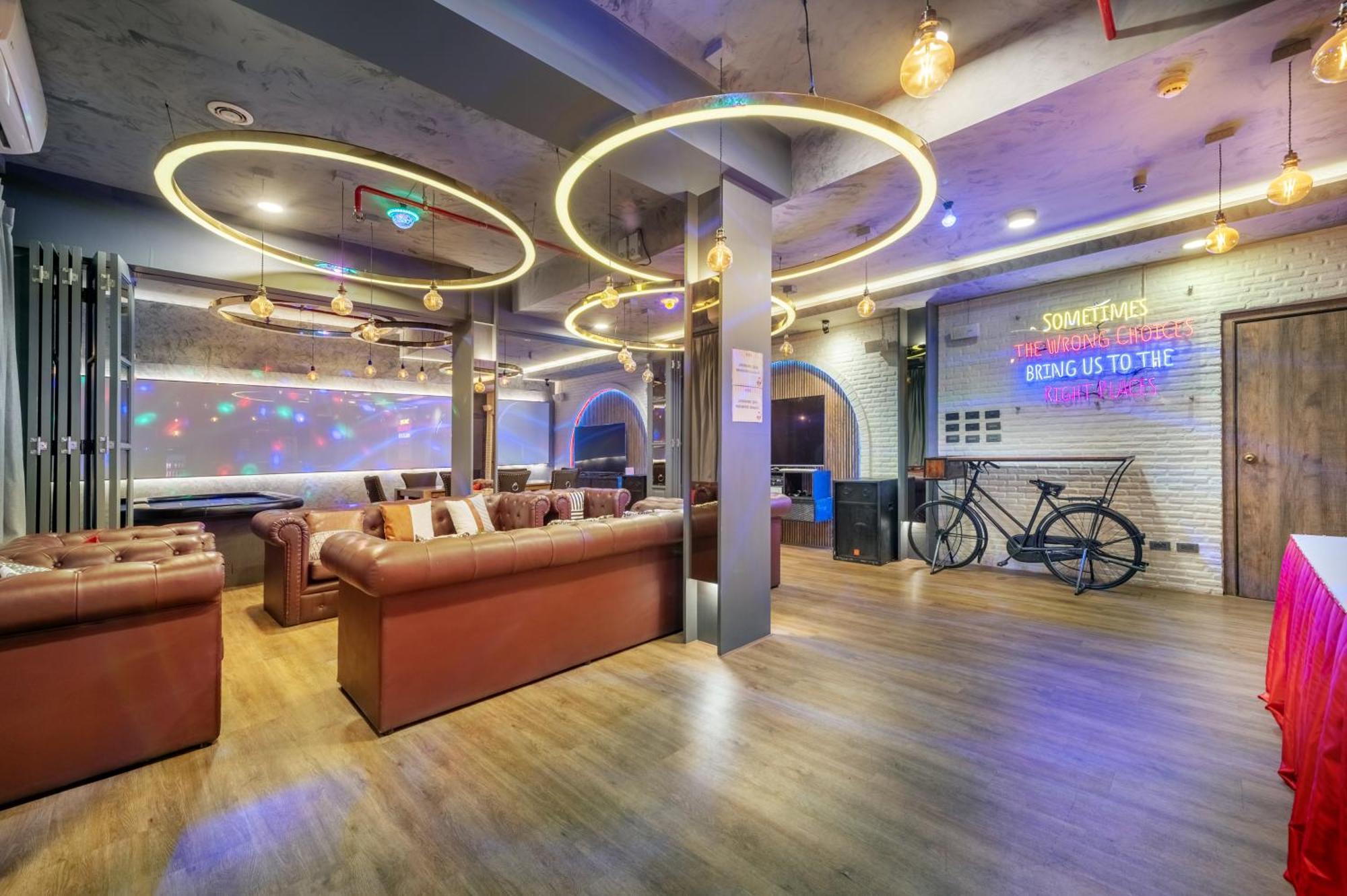בנגקוק Qiu Hotel Sukhumvit Sha Plus מראה חיצוני תמונה