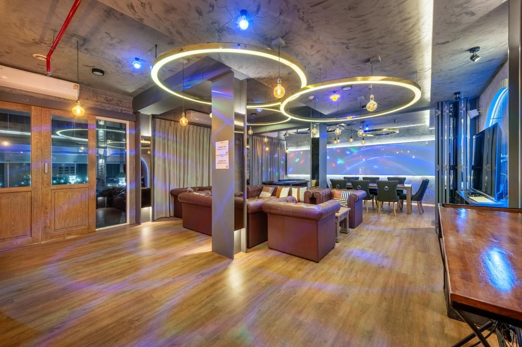 בנגקוק Qiu Hotel Sukhumvit Sha Plus מראה חיצוני תמונה