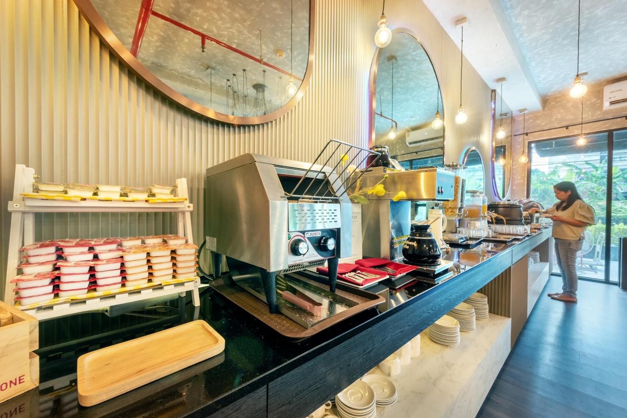בנגקוק Qiu Hotel Sukhumvit Sha Plus מראה חיצוני תמונה